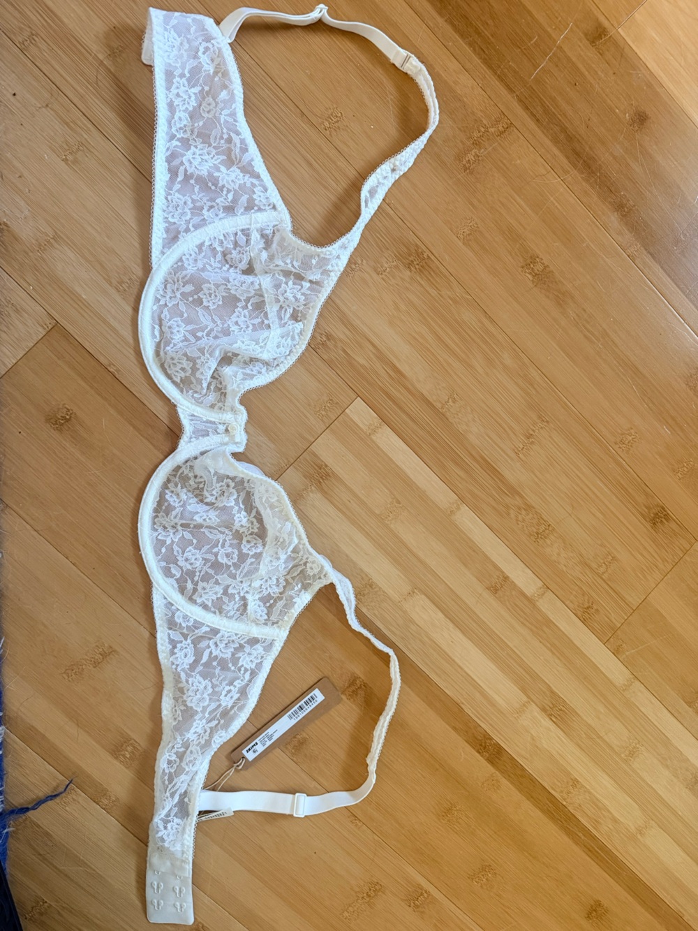 SKIMS Lace Underwire Bra in Marble NWT